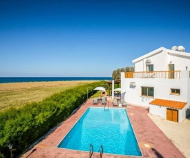 Villa in Mavroli Sleeps 6 includes Swimming pool Air Con and WiFi