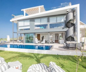 Villa in Paralimni Sleeps 6 includes Swimming pool and Air Con 2