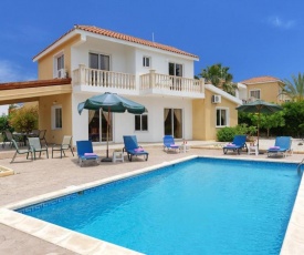Villa in Pegeia Sleeps 6 includes Swimming pool Air Con and WiFi