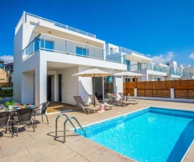 Villa in Pegeia Sleeps 6 includes Swimming pool Air Con and WiFi 9