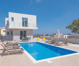 Villa in Protaras Sleeps 10 includes Swimming pool and Air Con 3