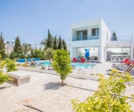 Villa in Protaras Sleeps 10 includes Swimming pool and Air Con 3 5