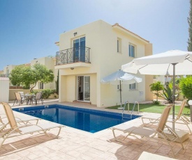 Villa in Protaras Sleeps 6 includes Swimming pool and Air Con 3