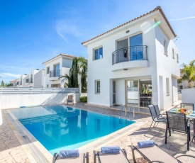 Villa in Protaras Sleeps 6 includes Swimming pool and Air Con 3 1