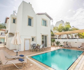 Villa in Protaras Sleeps 6 includes Swimming pool and Air Con 4