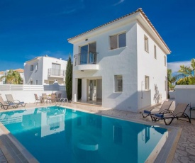 Villa in Protaras Sleeps 6 includes Swimming pool and Air Con 4 6
