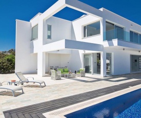 Villa in Protaras Sleeps 6 includes Swimming pool and Air Con 6 6