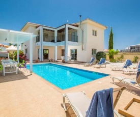 Villa in Protaras Sleeps 6 with Pool Air Con and WiFi