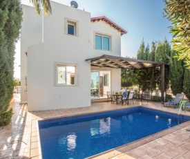 Villa in Protaras Sleeps 8 includes Swimming pool and Air Con 0 4