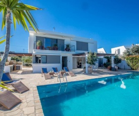 Villa in Protaras Sleeps 8 includes Swimming pool and Air Con 1