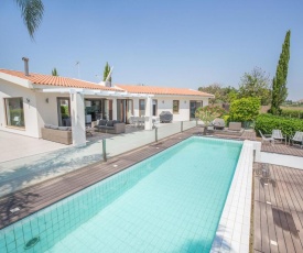 Villa in Protaras Sleeps 8 includes Swimming pool and Air Con 3