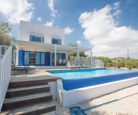 Villa Ioanni Helios - Stunning 4 Bedroom Protaras Villa - Few Minutes Drive to Fig Tree Bay