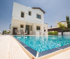 Villa Konno - Stunning 3 Bedroom Protaras Villa with Pool - Close to Konnos Beach
