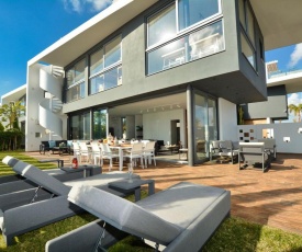 Villa Limni Dyo - Luxurious Contemporary 3 Bedroom Villa with Sea Views and Hot Tub