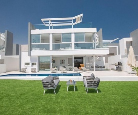 Villa Manta Agrotikos - Stunning 3 Bedroom Protaras Villa with Pool - Close to the Beach