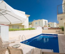 Villa Nelopis Enas - Modern 3 Bedroom Pernera Villa with Pool - Short Walk to all Amenities