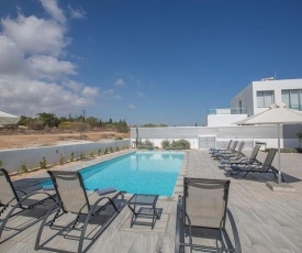 Villa Ochosto Loux - Fabulous 5 Bedroom Protaras Villa with Private Pool - Close to the Beach
