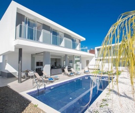 Villa Olive LouxBrand New Exquisite 5BDR Protaras Villa with PoolClose to the Beach