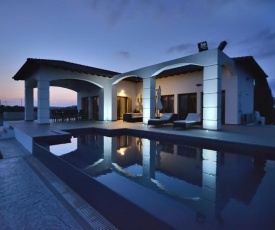 Villa Olivo Maroni