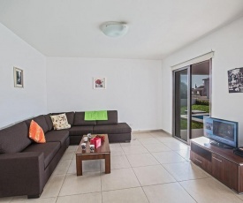 Villa Petreris Enas - Stunning 3 Bedroom Ayia Napa Villa with Pool - Short walk to Nissi Avenue
