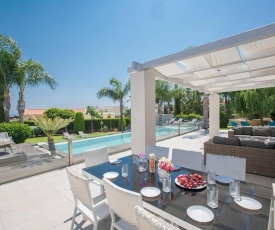 Villa Protaras Sunshine Stylish 4BDR Villa with Pool Close to Fig Tree Bay Beach