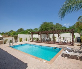 Villa Tefkrou Tessera - Modern 3 Bedroom Ayia Napa Villa with Pool - Close to Nissi Beach