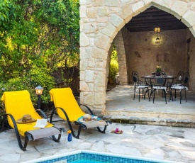 Villa Violaris