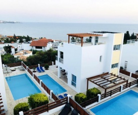 Villa with 3 bedrooms in Peyia with wonderful sea view private pool enclosed garden