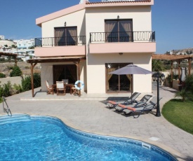 Vineland Cottage . Free Wi-fi . Big pool with walk in steps