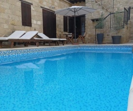 Vrakas House