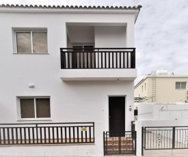 YIANGO VILLA PROTARAS