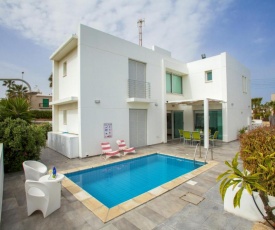You and Your Family will love this Villa close to the Beach, Protaras Villa 1518