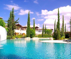2 bedroom Apartment Helena with private garden, Aphrodite Hills Resort