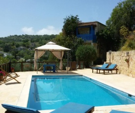 Arodaphne Cottage