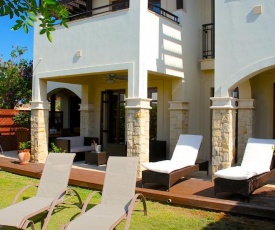2 bedroom Apartment Kalypso with private garden, Aphrodite Hills Resort