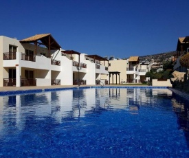 2 bedroom apartment located pool level, sea view, FREE WIFI