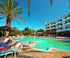 2 bedroom townhouse, close to Paphos harbour, use of onsite facilities