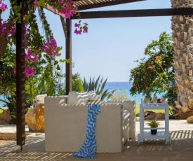 Beachfront Luxury Villa in Ayia Napa close to all the action, Ayia Napa Villa 1364