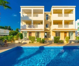 Beautiful 2 bed apartment with great views in Paphos