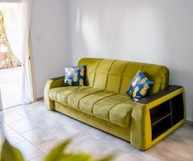 beautiful apartment near the sea and a large private garden