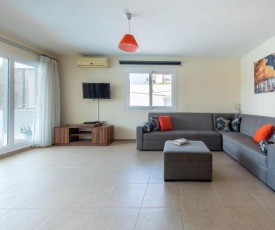 Beautiful Three Bedroom with Private Pool