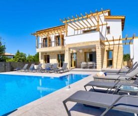 Beautiful villa with great outside space - Meo, Aphrodite Hills Resort