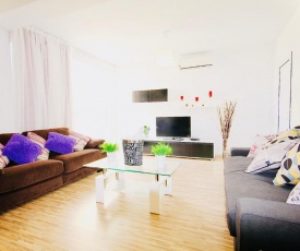 Big 2 Bedroom, XXL Pool, in Hearth of Ayia Napa