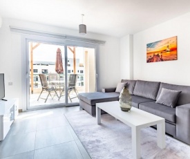 Blissfull Thee Bedroom Penthouse with Spa Tub