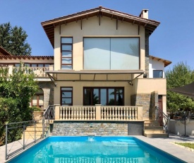 3 Bed Villa with Private Pool