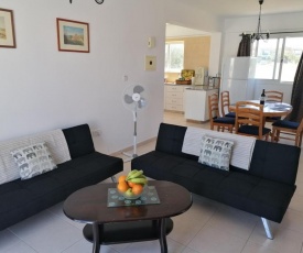 3 Bedroom 2 Bathroom Spacious Apartment with Communal Pool