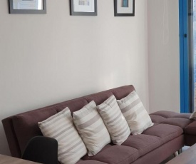 Central Gem - 10 min walk to the sea, harbor and mall