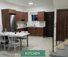 CHRIS'S KYKLADES HOLIDAY APARTMENT